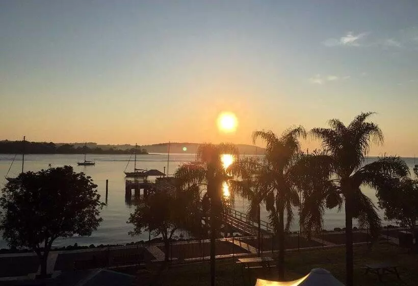 Hotel Mariners On The Waterfront