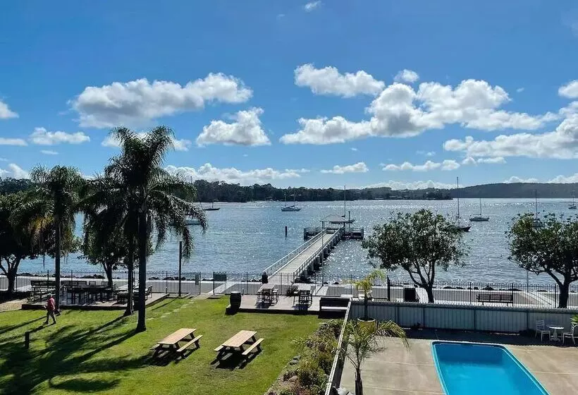 Hotel Mariners On The Waterfront