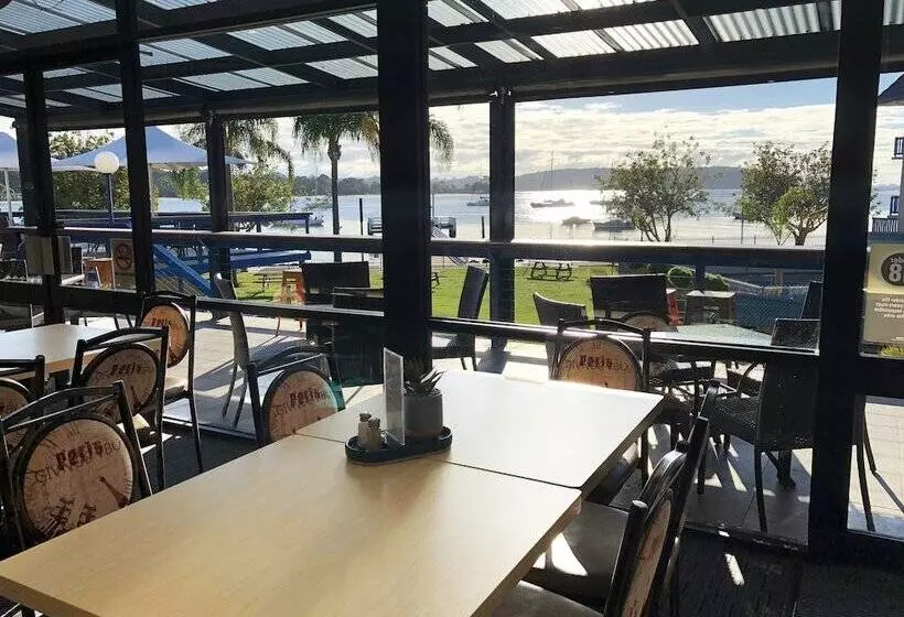 Hotel Mariners On The Waterfront