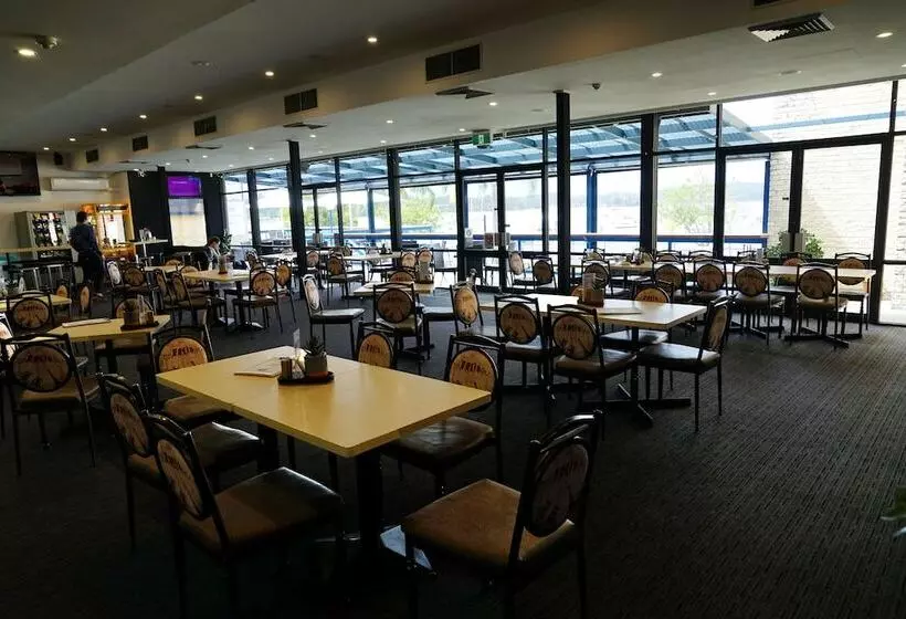 Hotel Mariners On The Waterfront