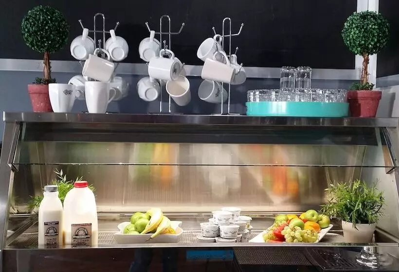 Hotel Mariners On The Waterfront