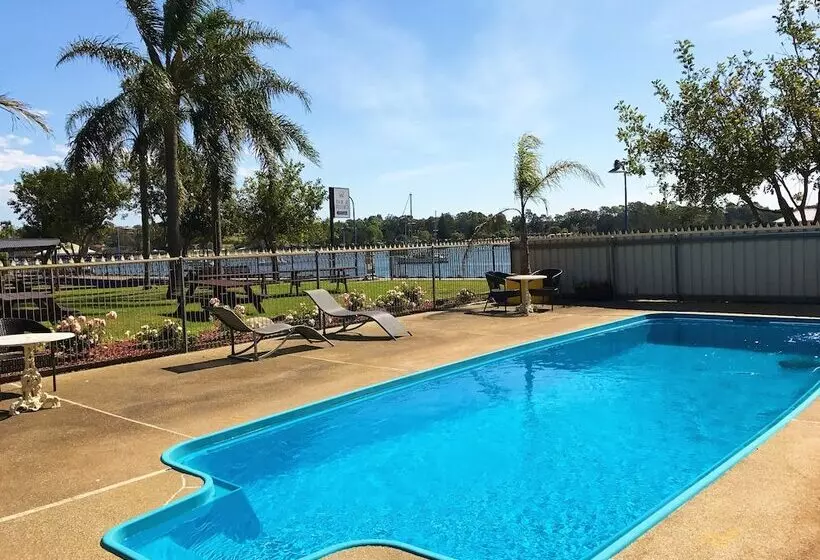 Hotel Mariners On The Waterfront