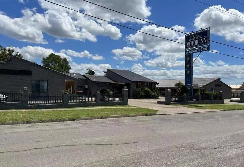 Отель Oxley Motor Inn
