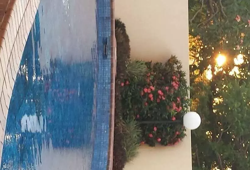 Kirribilli Riverfront Apartments