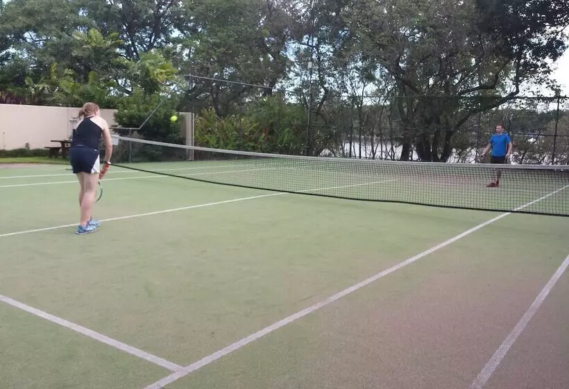 Kirribilli Riverfront Apartments