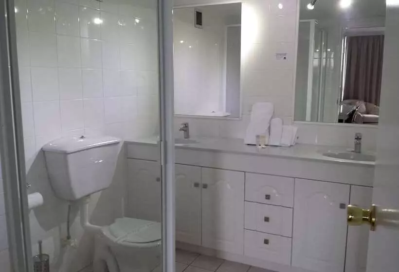 Kirribilli Riverfront Apartments