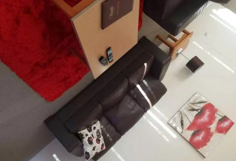 Kirribilli Riverfront Apartments