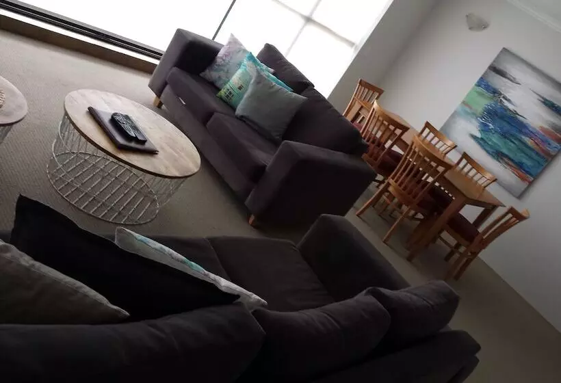 Kirribilli Riverfront Apartments