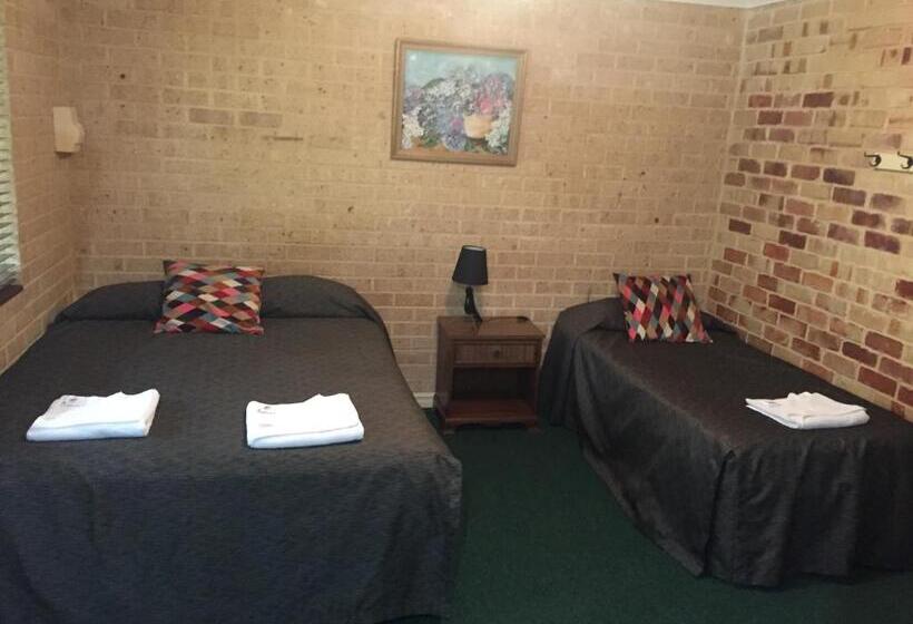 Travellers Rest Motel