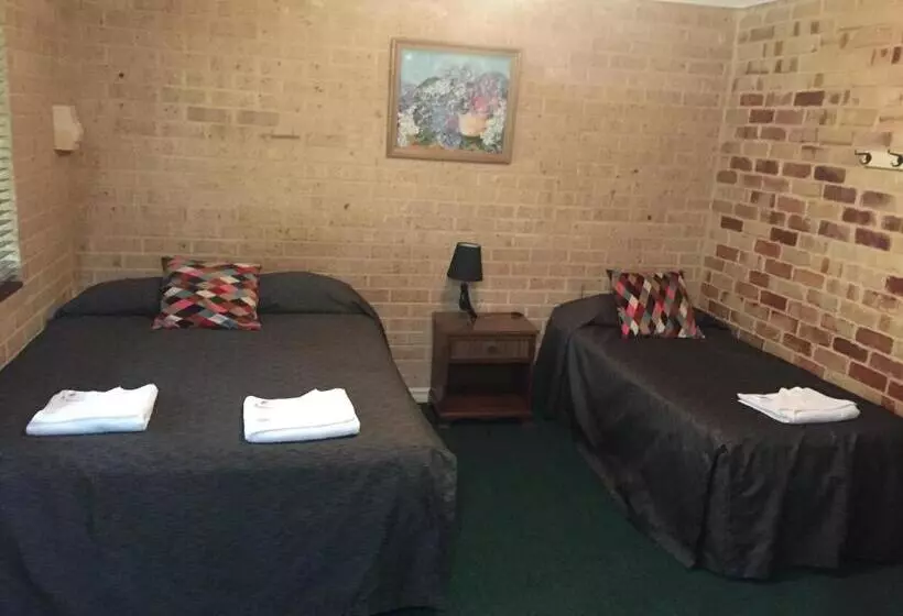 Travellers Rest Motel