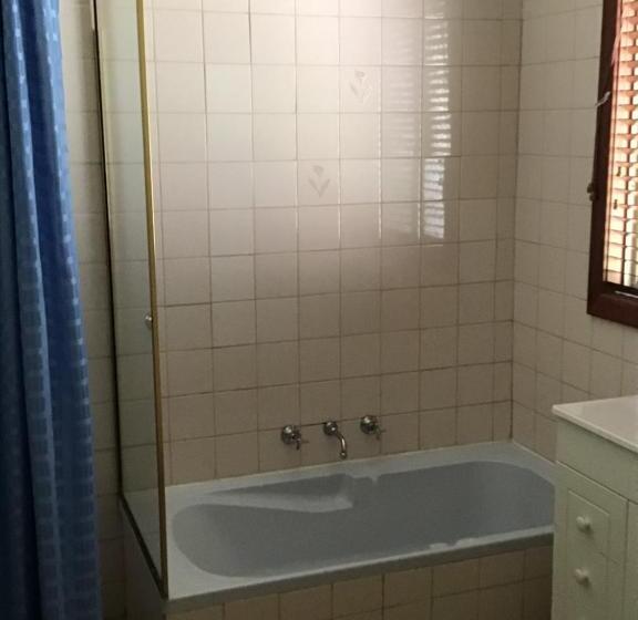 Travellers Rest Motel