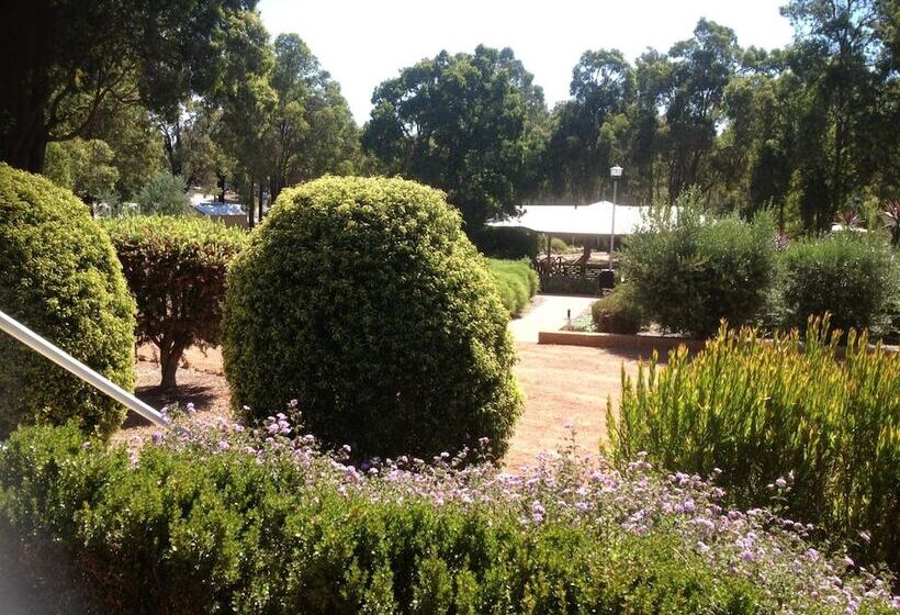 Travellers Rest Motel