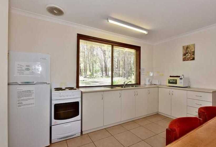 Travellers Rest Motel