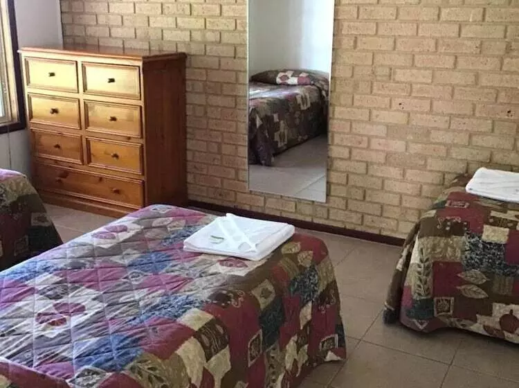 Travellers Rest Motel