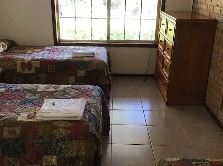 Travellers Rest Motel