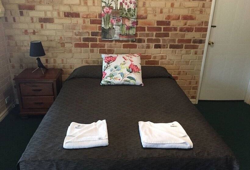 Travellers Rest Motel