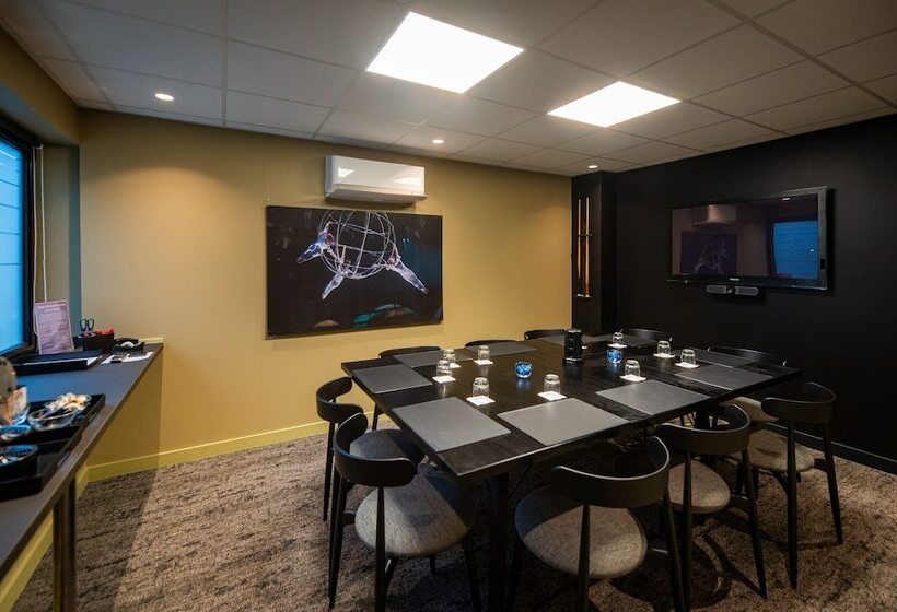 & Aparthotel Casteau Resort Mons Soignies