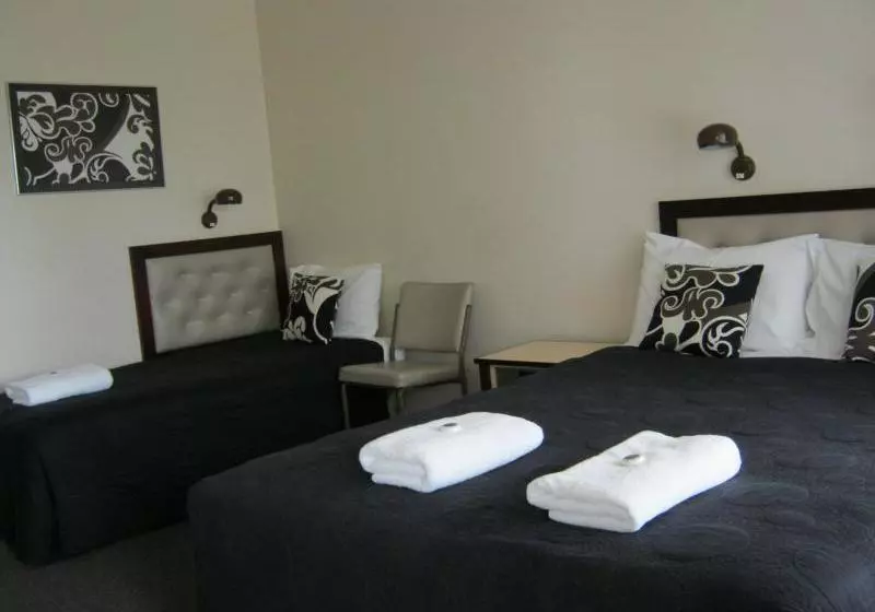 فندق Flag Inn Alandale