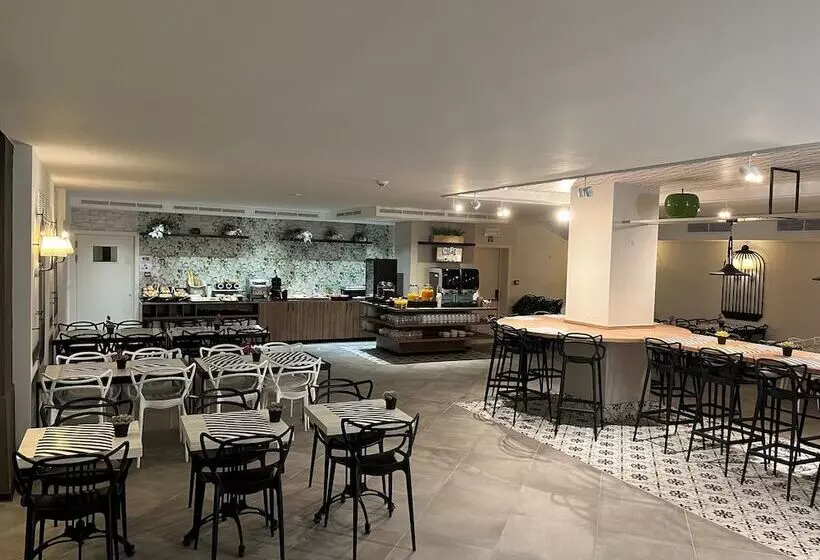 هتل Floris Arlequin Grand Place