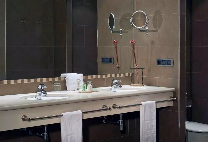 בית מלון כפרי NH Andorra La Vella