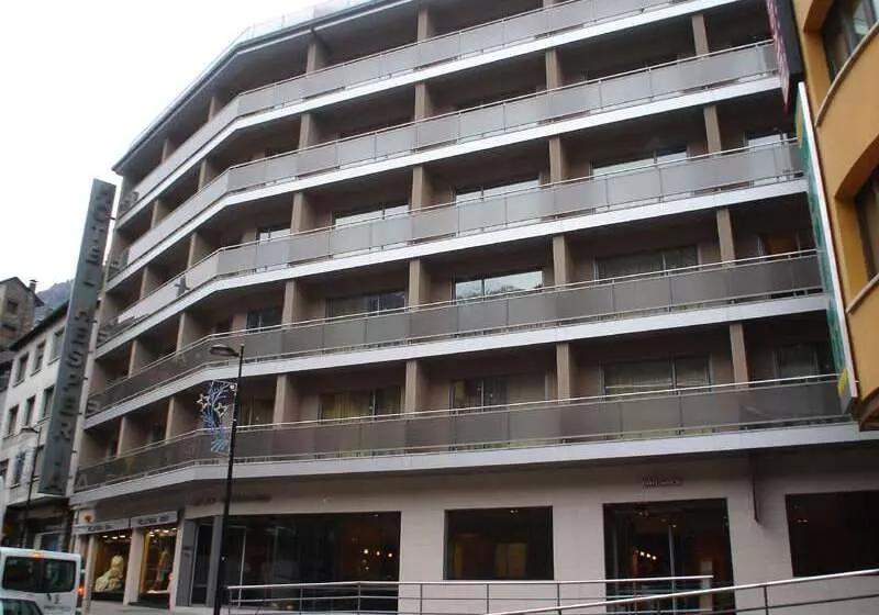 בית מלון כפרי NH Andorra La Vella