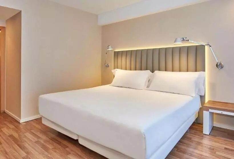 בית מלון כפרי NH Andorra La Vella