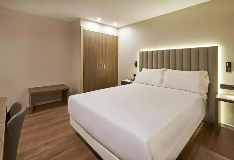 בית מלון כפרי NH Andorra La Vella