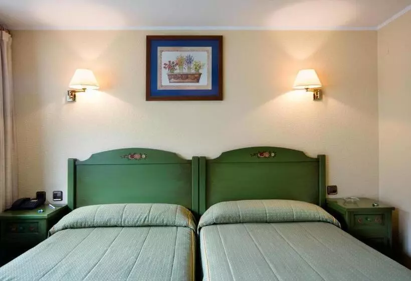 Отель Rutllan & Spa