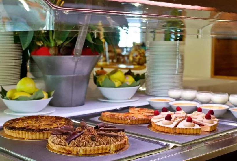 Отель Rutllan & Spa