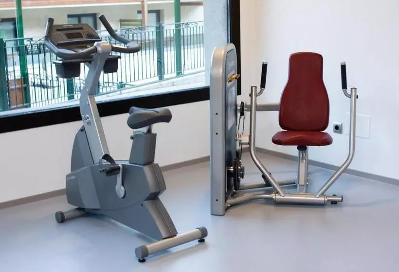 Отель Rutllan & Spa