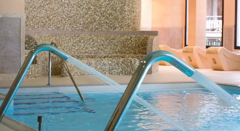 Отель Rutllan & Spa