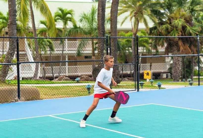 هتل St. James S Club Resort All Inclusive