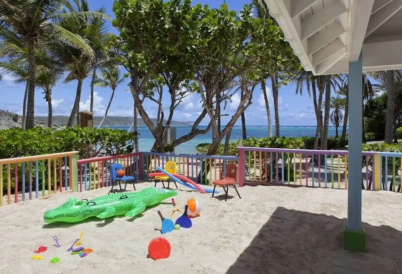 هتل St. James S Club Resort All Inclusive
