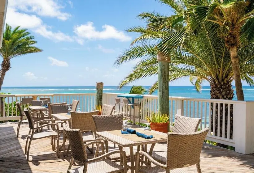 هتل St. James S Club Resort All Inclusive