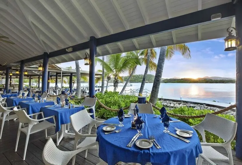 هتل St. James S Club Resort All Inclusive