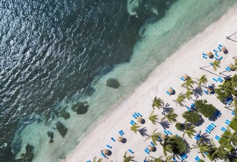 هتل St. James S Club Resort All Inclusive