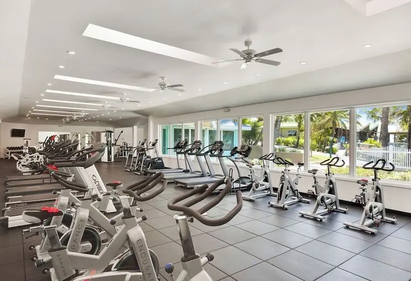 هتل St. James S Club Resort All Inclusive
