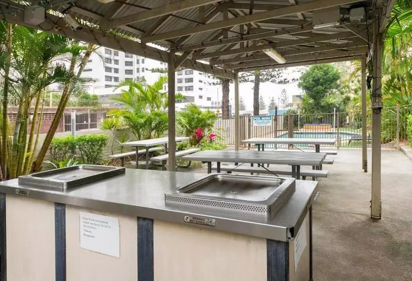 酒店 Trickett Gardens Holiday Inn