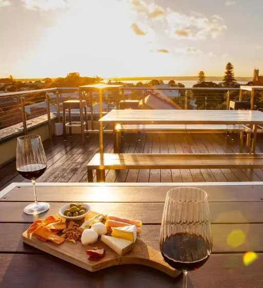 Отель Vue Grand