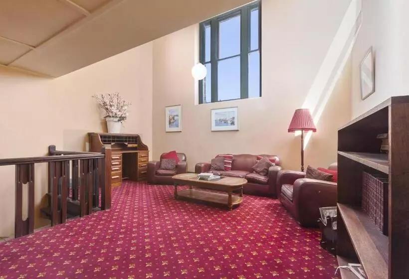 Отель Vue Grand