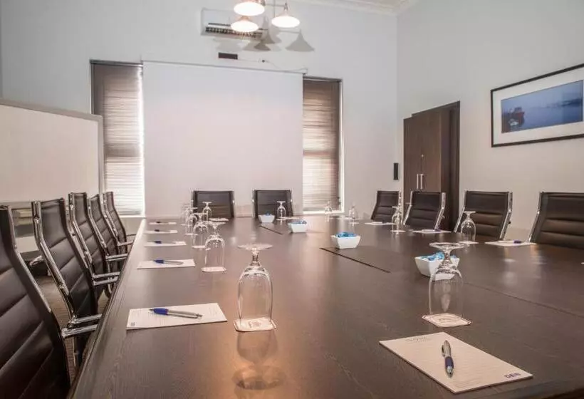 Отель Vue Grand