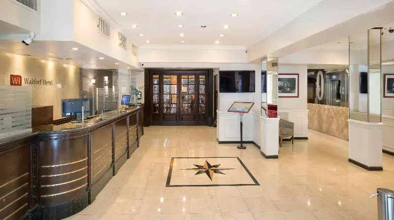 هتل Waldorf