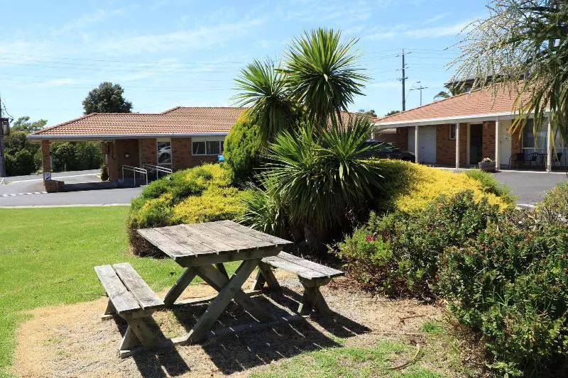 Quays Motel San Remo