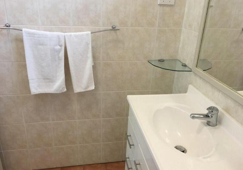 Town And Country Motel