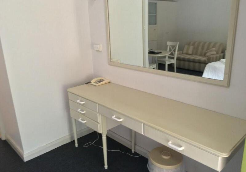 Town And Country Motel