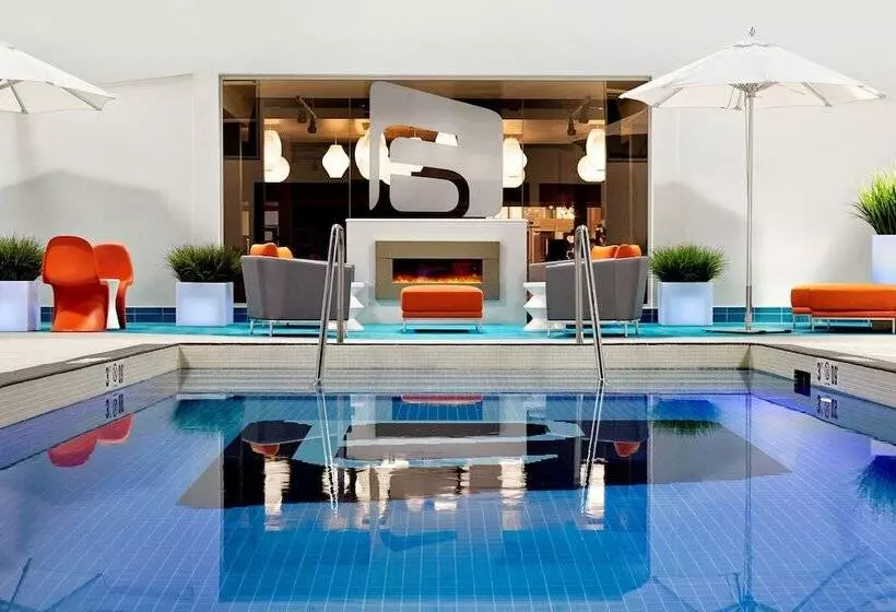 Aloft Hotel Calgary University