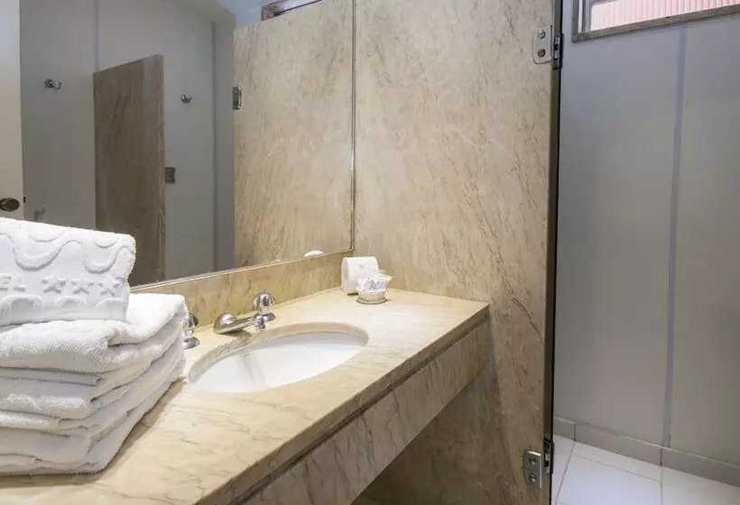 Hotelli Rede Andrade Canada