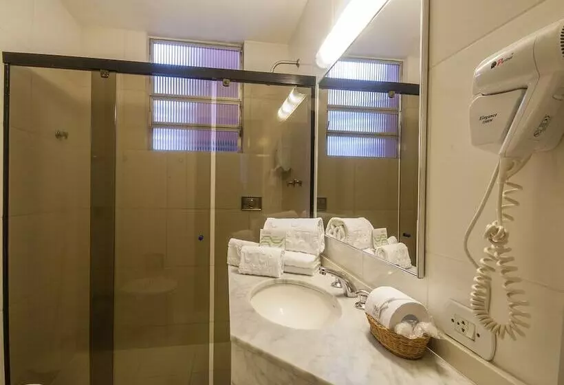 Hotelli Rede Andrade Canada