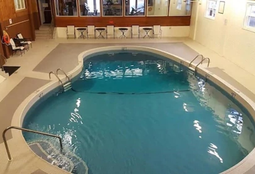 هتل Charlottetown Inn & Conference Centre