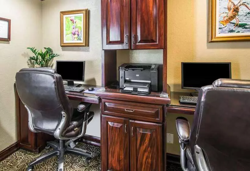 هتل Comfort Suites Paradise Island